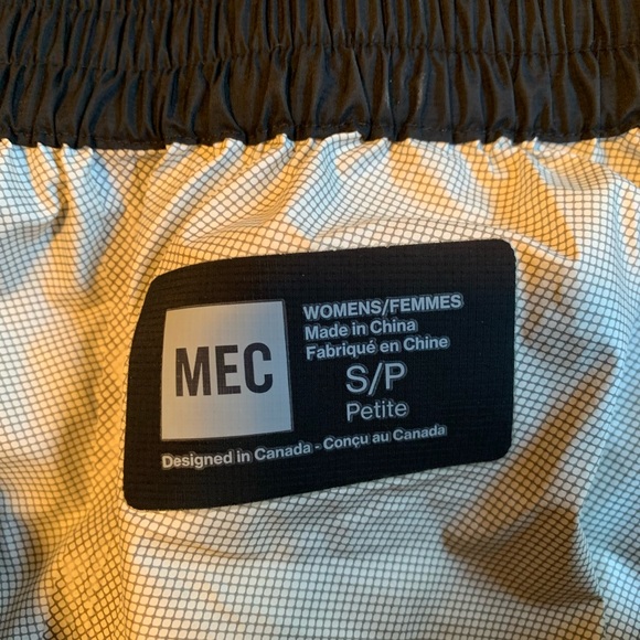 Ladies petit small MEC rain pants, like new - Picture 1 of 8